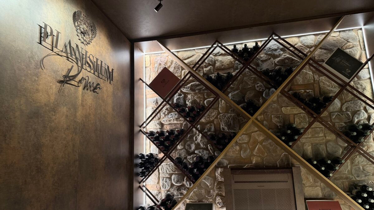Planisium: il nuovo eno-bistrot segreto nel cuore di Roma 1 Planisium Roma: raffinati interni