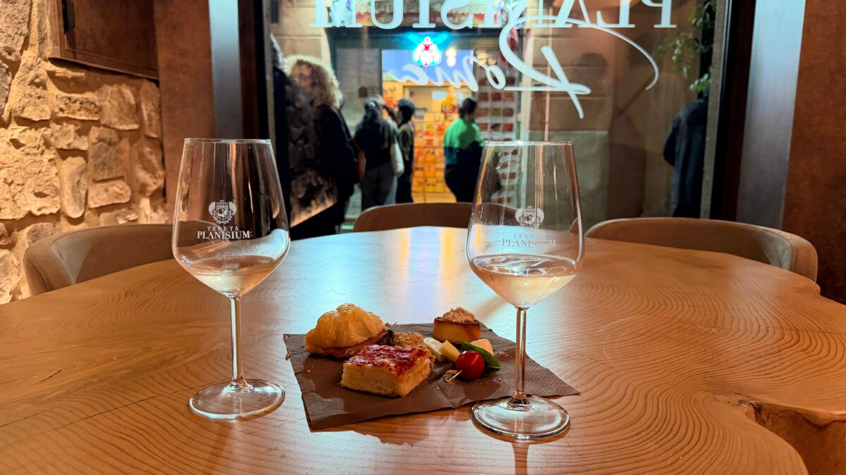 Planisium: il nuovo eno-bistrot segreto nel cuore di Roma 4 Planisium Roma: vino e specialità pugliesi