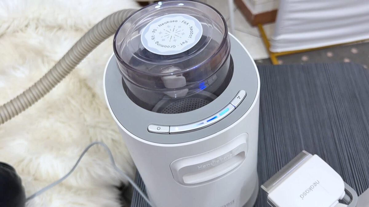 Pet Grooming Kit Neakasa P0: salone di bellezza per cani e gatti che aspira il pelo mentre lo togli🐱