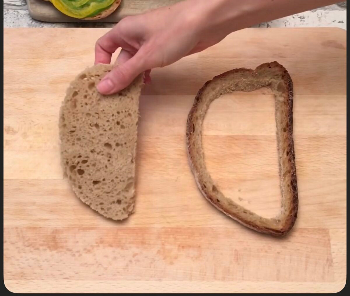 Pane ripieno in padella: croccante fuori e filante dentro