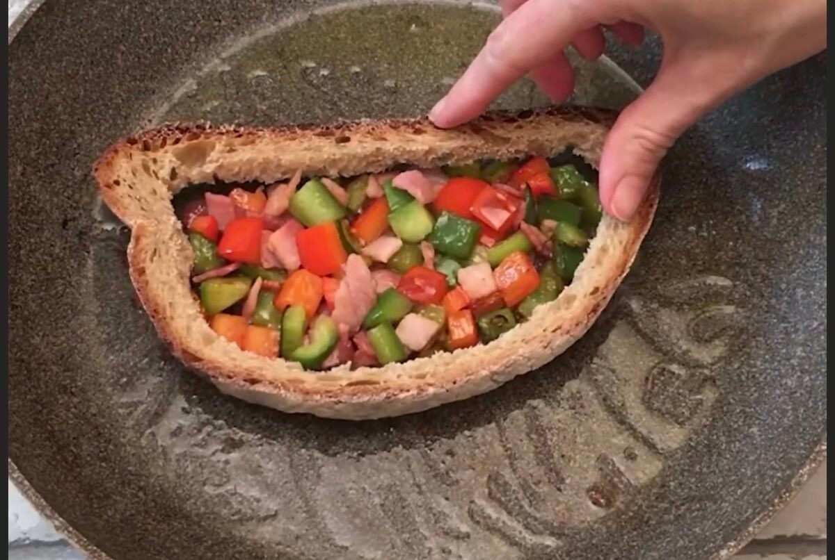 Pane ripieno in padella: croccante fuori e filante dentro